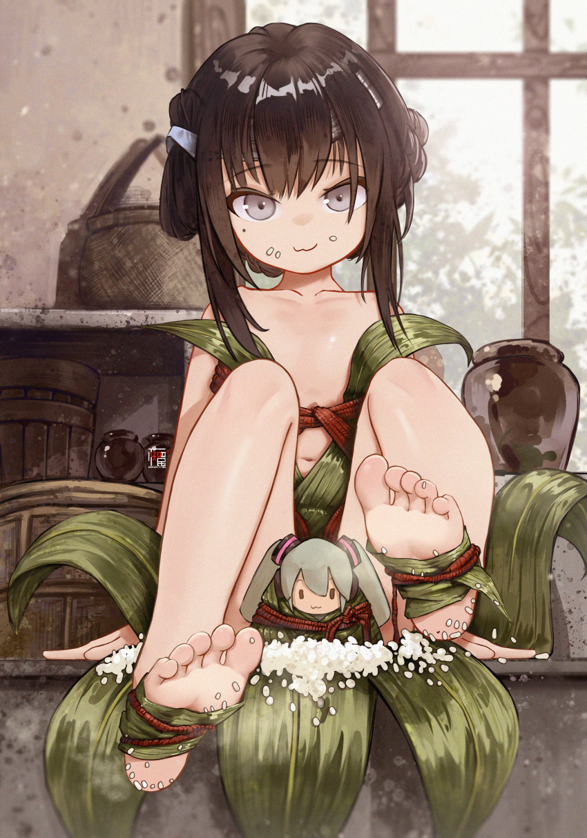 1girl :3 absurdres barefoot black_hair feet food food_on_face foot_wraps fuwapuchi grey_eyes highres leaf_clothing looking_at_viewer mansui_(the_hungry_lamb) mole mole_under_eye rice rice_on_face soles solo the_hungry_lamb:_traveling_in_the_late_ming_dynasty toes unaware_min zongzi