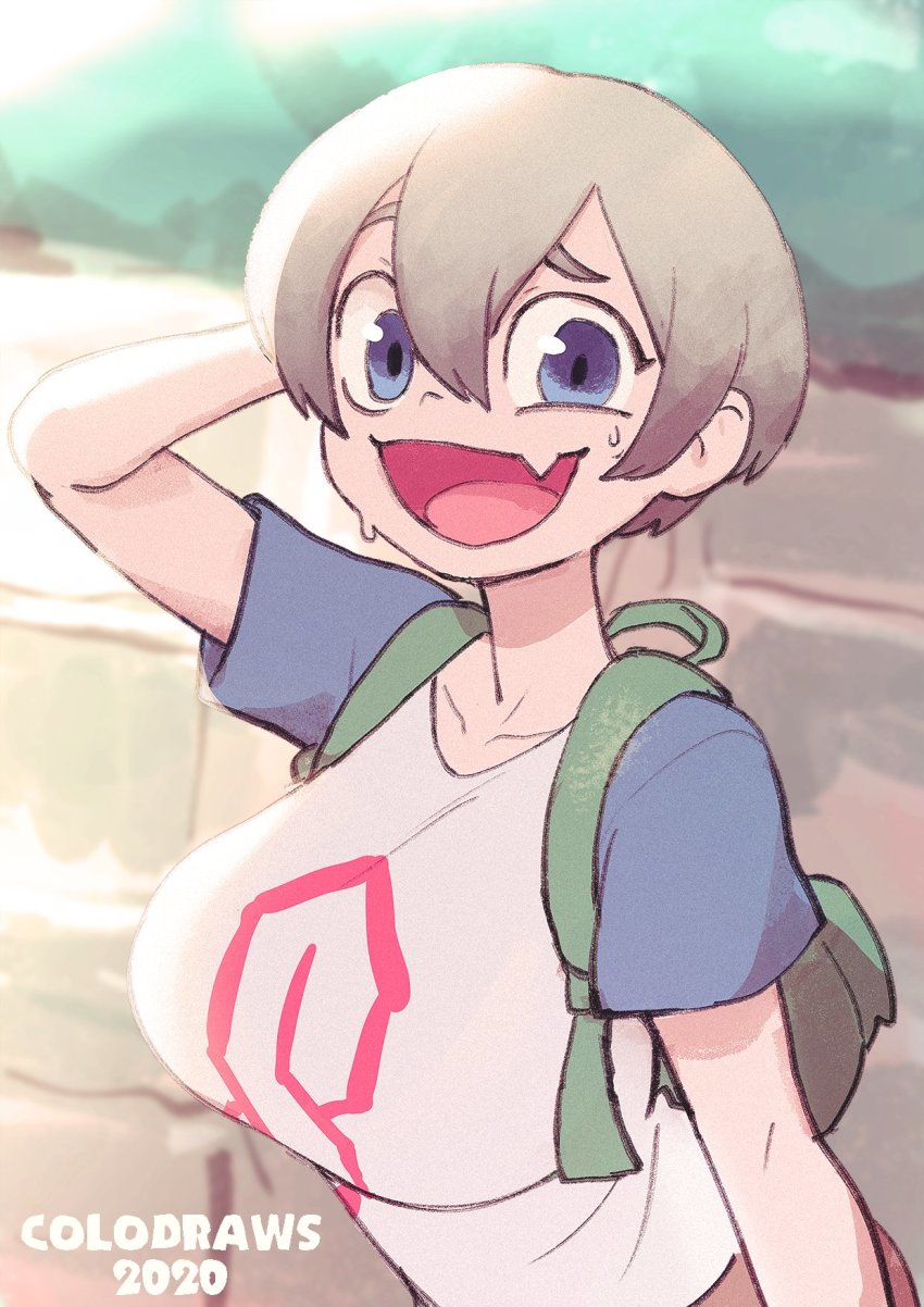 1girl arm_up artist_name blue_eyes breasts colo_(nagrolaz) cool_s dated fang green_bag grey_hair hair_between_eyes highres large_breasts looking_at_viewer outdoors raglan_sleeves shirt short_hair skin_fang solo sweatdrop upper_body uzaki-chan_wa_asobitai! uzaki_hana