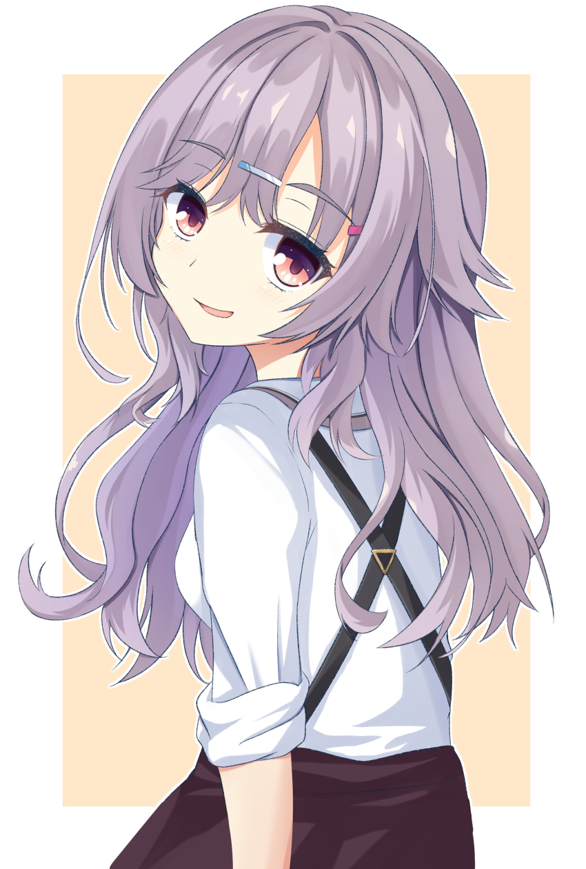 1girl absurdres breasts brown_skirt bububugsan cowboy_shot double-parted_bangs eyelashes eyes_visible_through_hair grey_hair hair_between_eyes hair_ornament hairclip highres kinoshita_kaede light_blush long_hair looking_at_viewer looking_back medium_breasts open_mouth orange_background red_eyes school_uniform shirt simple_background skirt sleeves_rolled_up smile smirk solo suspender_skirt suspenders tenshi_souzou_re-boot! wavy_hair white_shirt