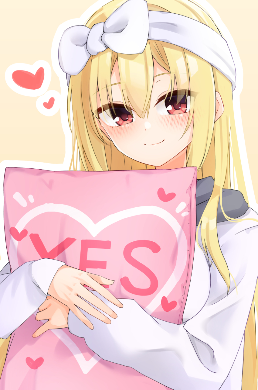 1girl arihara_nanami blonde_hair blush bow closed_mouth commentary eyes_visible_through_hair hair_between_eyes hair_bow hair_down hairband happy heart heart_print highres hugging_object long_hair official_alternate_costume official_alternate_hairstyle outline pajamas pillow pillow_hug pink_pillow print_pillow red_eyes riddle_joker sidelocks silver116 simple_background sleeves_past_wrists smile solo straight_hair tsurime upper_body very_long_hair white_bow white_hairband white_outline white_pajamas yellow_background yes yes-no_pillow