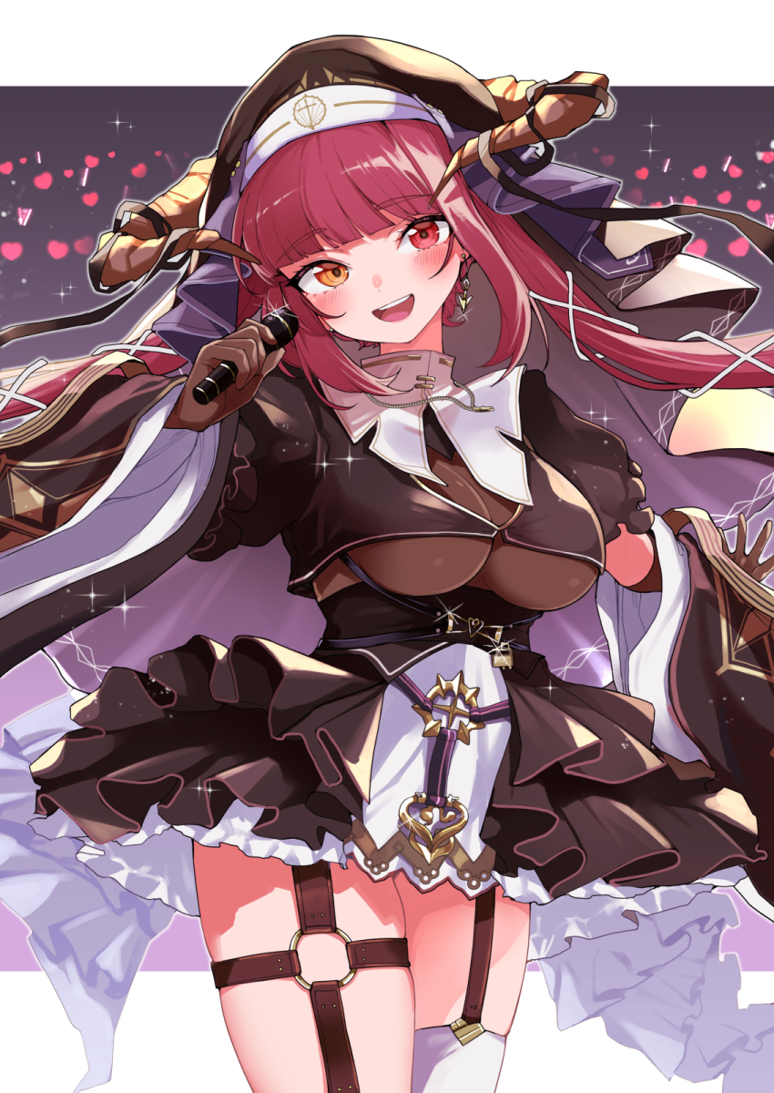 1girl black_shirt black_skirt breasts cowboy_shot crowd earrings goten_(510gensoku) heterochromia highres hololive horns houshou_marine houshou_marine_(ahoy!!_you&#039;re_all_pirates) jewelry large_breasts leotard long_hair microphone red_eyes red_hair see-through_clothes see-through_leotard shirt single_thighhigh skirt solo thighhighs virtual_youtuber white_thighhighs yellow_eyes