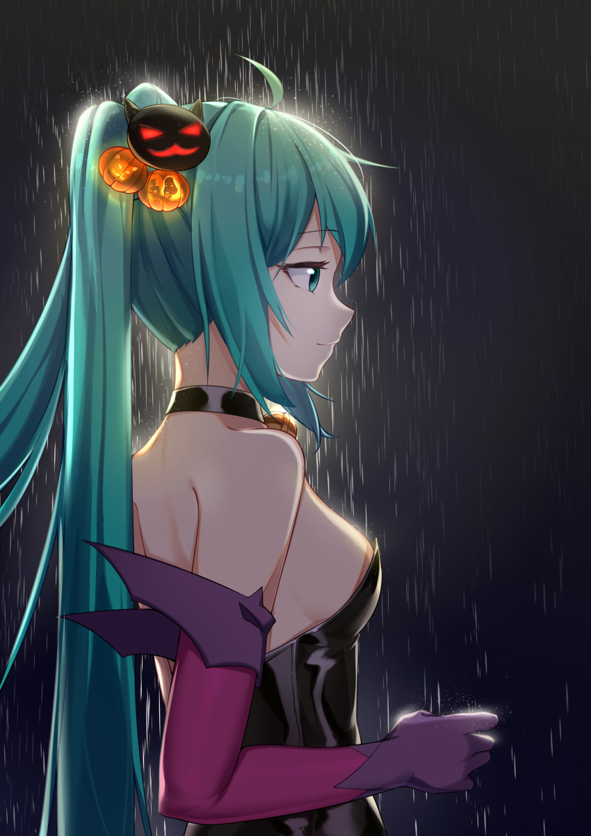 1girl absurdres aqua_eyes aqua_hair arm_up bell black_background black_leotard breasts collar detached_sleeves facing_to_the_side from_side gloves hair_ornament hatsune_miku highres leotard long_hair looking_to_the_side medium_breasts neck_bell profile purple_gloves rain rand sideboob sidelocks smile solo twintails upper_body very_long_hair vocaloid zuiai_gongzhu_dianxia