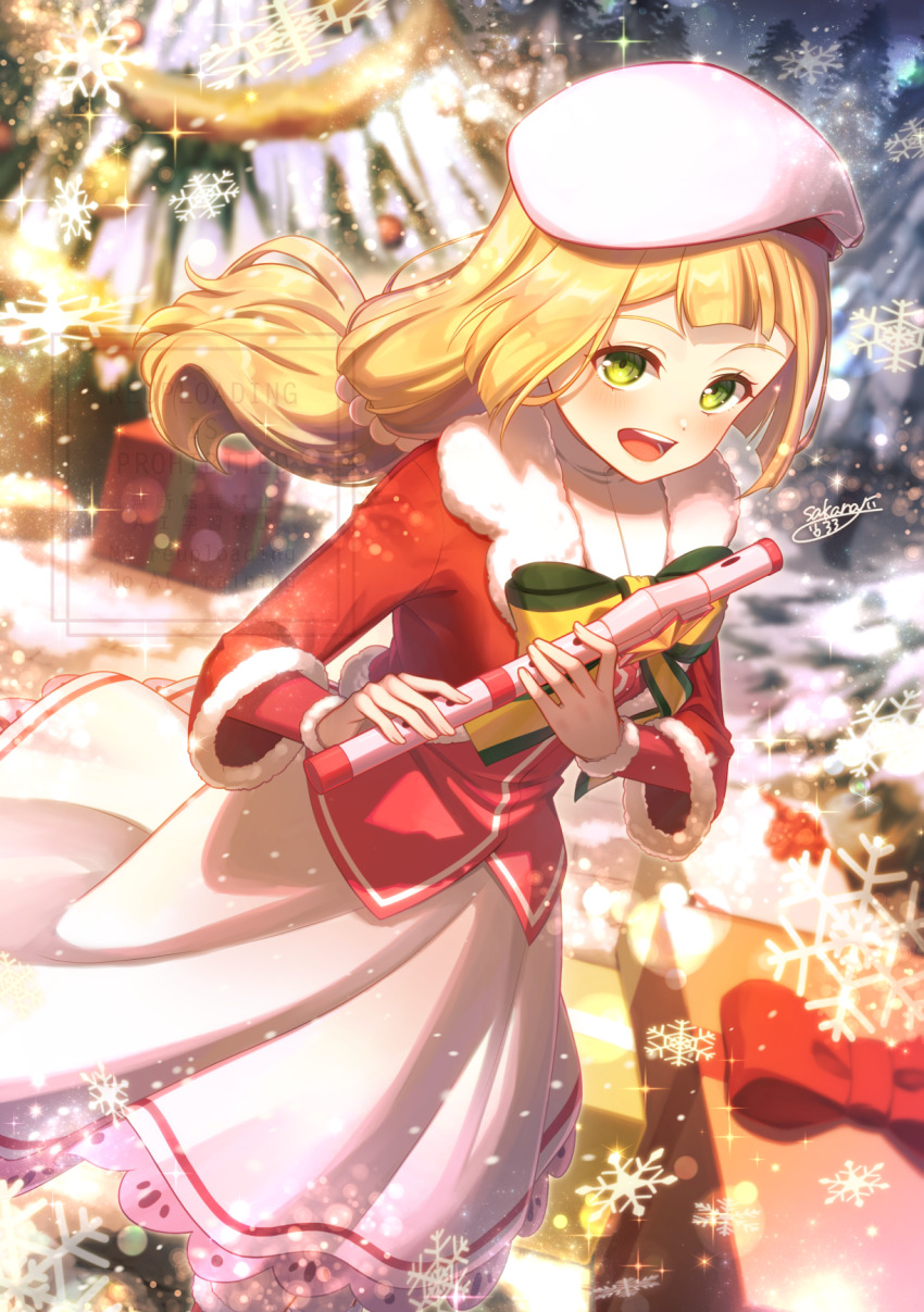 1girl :d beret blonde_hair blurry blurry_background box commentary_request eyelashes floating_hair flute fur-trimmed_jacket fur_trim gift gift_box green_eyes happy hat highres holding holding_flute holding_instrument instrument jacket lillie_(holiday_2024)_(pokemon) lillie_(pokemon) long_hair nintendo official_alternate_costume open_mouth pink_shirt pokemon pokemon_masters_ex red_jacket shirt skirt smile snowflakes solo sparkle teeth wakame1441 white_hat white_skirt