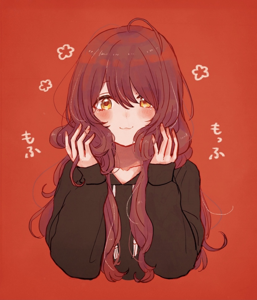 1girl :3 ahoge anam95 black_hoodie blush hair_between_eyes hands_up highres hood hoodie idolmaster idolmaster_shiny_colors long_hair long_sleeves osaki_tenka playing_with_hair red_background red_hair simple_background solo swept_bangs upper_body yellow_eyes