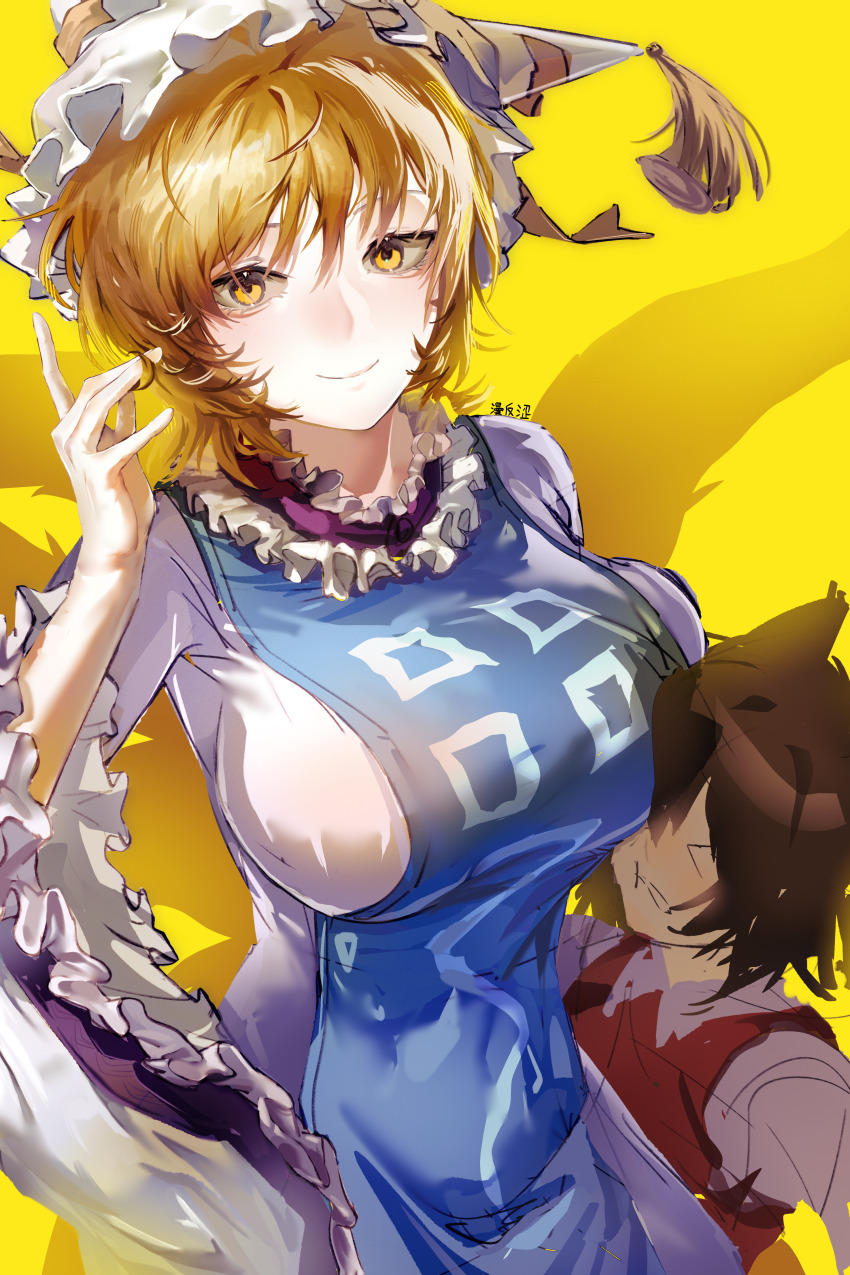 &gt;_&lt; 2girls absurdres animal_ears blonde_hair blue_tabard breasts brown_hair cat_ears cat_girl chen closed_eyes closed_mouth collared_shirt commentary cowboy_shot dress english_commentary fox_ears fox_girl fox_tail frills hair_between_eyes hand_up hat highres large_breasts long_sleeves looking_at_viewer loveranforever mob_cap multiple_girls multiple_tails no_headwear ofuda ofuda_on_clothes pinafore_dress red_dress shirt short_hair simple_background sleeveless sleeveless_dress smile standing tabard tail tassel teeth touhou white_dress white_hat white_shirt wide_sleeves yakumo_ran yellow_background yellow_eyes