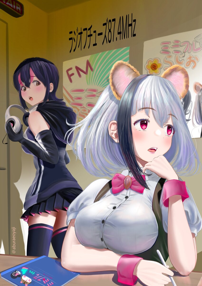 aburaeoyaji black_hair elbow_gloves gloves highres humboldt_penguin_(kemono_friends) indie_virtual_youtuber kemono_friends kemono_friends_v_project kirara_mimi looking_at_viewer microphone multicolored_hair short_hair tail virtual_youtuber