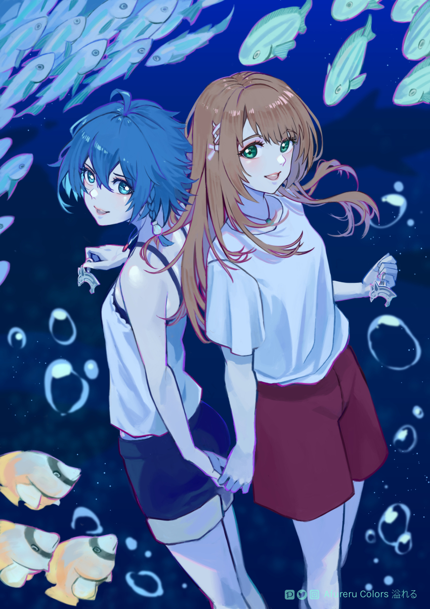 2girls absurdres afureru_colors air_bubble artist_name bare_arms black_shorts blue_eyes blue_hair braid brown_hair bubble charm_(object) commentary english_commentary fish green_eyes highres holding holding_charm holding_hands jewelry long_hair looking_at_viewer misakino_kukuru miyazawa_fuuka multiple_girls necklace open_mouth red_shorts shiroi_suna_no_aquatope shirt short_sleeves shorts side_braid smile underwater white_shirt