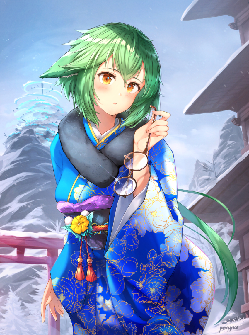 1girl alternate_costume animal_ears architecture blurry cat_ears cat_girl commentary depth_of_field east_asian_architecture english_commentary fur_scarf genshin_impact glasses green_hair hair_between_eyes highres japanese_clothes kimono long_hair long_sleeves looking_at_viewer low_ponytail mountain new_year obi obiage parted_lips ponytail rizihike sash shrine sidelocks snow solo sucrose_(genshin_impact) torii unworn_eyewear wide_sleeves yellow_eyes