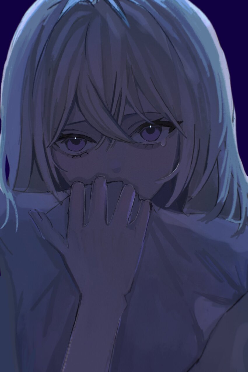 1girl bang_dream! bang_dream!_it&#039;s_mygo!!!!! blonde_hair blue_background commentary crossed_bangs hair_between_eyes hashtag-only_commentary highres hugging_object looking_at_viewer medium_hair misumi_uika pillow pillow_hug purple_eyes simple_background solo sweatdrop upper_body yu_ux_xy