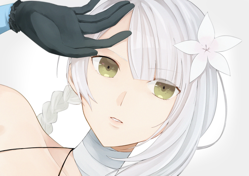 1girl absurdres asymmetrical_bangs black_gloves blunt_bangs braid braided_hair_rings close-up commentary_request flower gloves hair_flower hair_ornament hair_rings highres kaine_(nier) long_hair looking_at_viewer loose_hair_strand nana28_tteyatu_(nanakusagayu_28) nier nier_(series) parted_bangs parted_lips pink_lips simple_background solo white_background white_flower white_hair yellow_eyes