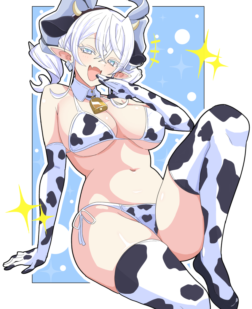 1girl animal_ears animal_print aqua_eyes bare_shoulders bell bikini blue_background breasts cleavage cow_ear_hairband cow_print cow_print_bikini cow_print_gloves cow_print_thighhighs cowbell daiichi_(k_daiiti) demon_horns detached_collar duel_monster elbow_gloves fake_animal_ears fang gloves groin hair_between_eyes highres horns large_breasts looking_at_viewer lovely_labrynth_of_the_silver_castle medium_hair navel ojou-sama_pose open_mouth outline pointy_ears print_bikini print_gloves print_thighhighs shiny_skin sitting skin_fang solo swimsuit thighhighs white_hair white_outline yu-gi-oh! yu-gi-oh!_duel_monsters