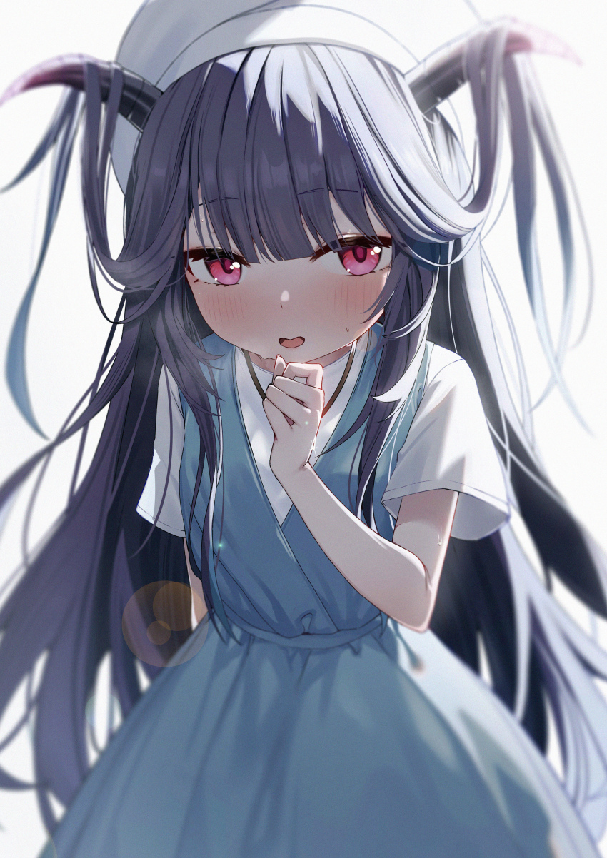 1girl absurdres arm_behind_back beret black_hair black_horns blue_archive blue_dress blunt_bangs blurry blush casual clenched_hand commentary demon_girl demon_horns depth_of_field dress eyelashes film_grain fuuka_(blue_archive) fuuka_(casual)_(blue_archive) glint hair_on_horn hand_up hat highres horns jewelry lens_flare long_hair looking_at_viewer official_alternate_costume official_alternate_hairstyle open_mouth pendant pinafore_dress red_eyes shirt short_sleeves sidelighting sidelocks simple_background sleeveless sleeveless_dress smile solo sweatdrop symbol-only_commentary very_long_hair wendao white_background white_hat white_shirt