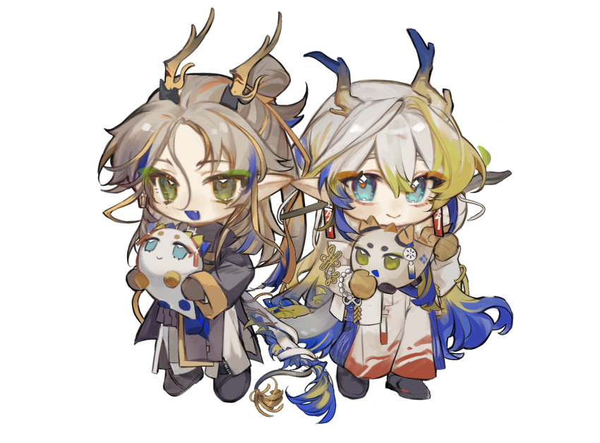 1boy 1girl :d aqua_eyes arknights beads black_coat blonde_hair brown_hair chibi chibi_only chinese_commentary closed_mouth coat colored_extremities colored_mouth colored_tongue commentary_request dragon_bubble_(arknights) dragon_girl dragon_horns dragon_tail earrings eyeliner fang full_body green_eyes grey_hair grey_jacket grey_pants hair_between_eyes holding horns jacket jewelry long_hair long_sleeves looking_at_viewer makeup multicolored_hair open_mouth pants pointy_ears purple_hair shu_(arknights) simple_background smile standing streaked_hair tail tongxi65938_(mo_zuoren) very_long_hair white_background ji_(arknights)