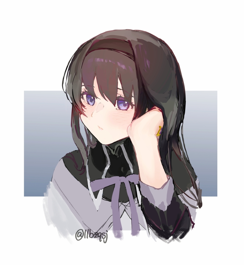 1girl akemi_homura akemi_homura_(magical_girl) black_hair grey_background hairband hand_in_own_hair highres llbzqsj long_hair looking_to_the_side magical_girl mahou_shoujo_madoka_magica portrait purple_eyes solo