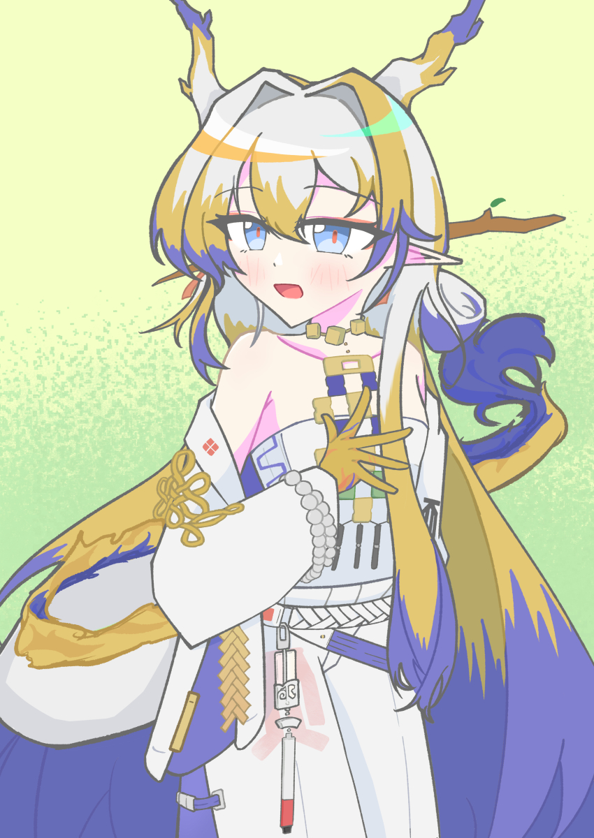 1girl absurdres arknights bare_shoulders beads belt black_outline blonde_hair blue_eyes blush collarbone colored_extremities commentary_request cowboy_shot dragon_girl dragon_horns dragon_tail dusk_zyanai green_background grey_hair hair_between_eyes hair_intakes highres horns jacket jewelry long_hair long_sleeves looking_at_viewer multicolored_hair necklace off_shoulder open_mouth outline partial_commentary pointy_ears purple_hair red_pupils shu_(arknights) smile solo split_mouth standing strapless tail tube_top two-tone_background very_long_hair white_belt white_jacket white_tube_top yellow_background