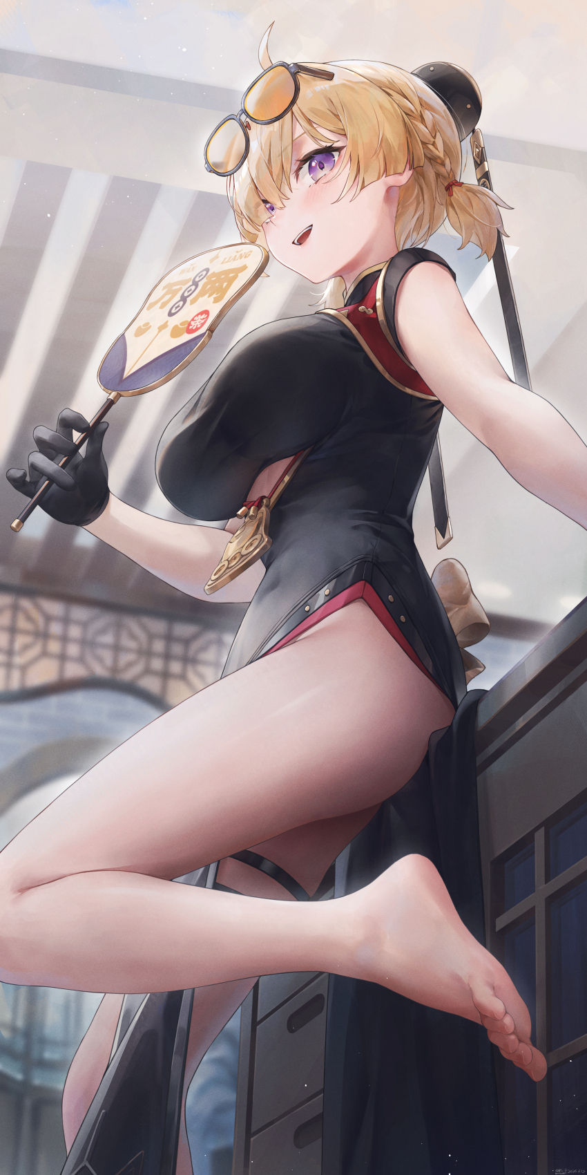 1girl absurdres bare_legs barefoot black_dress black_gloves blonde_hair braid breasts china_dress chinese_clothes chinese_commentary commentary_request dress eyewear_on_head feet foot_out_of_frame from_below gloves hair_over_one_eye hand_fan highres holding holding_fan legs looking_at_viewer no_panties open_mouth purple_eyes short_hair short_sleeves smile solo sweety_(zenless_zone_zero) swkl:d teeth thigh_strap thighs toenails toes upper_teeth_only zenless_zone_zero