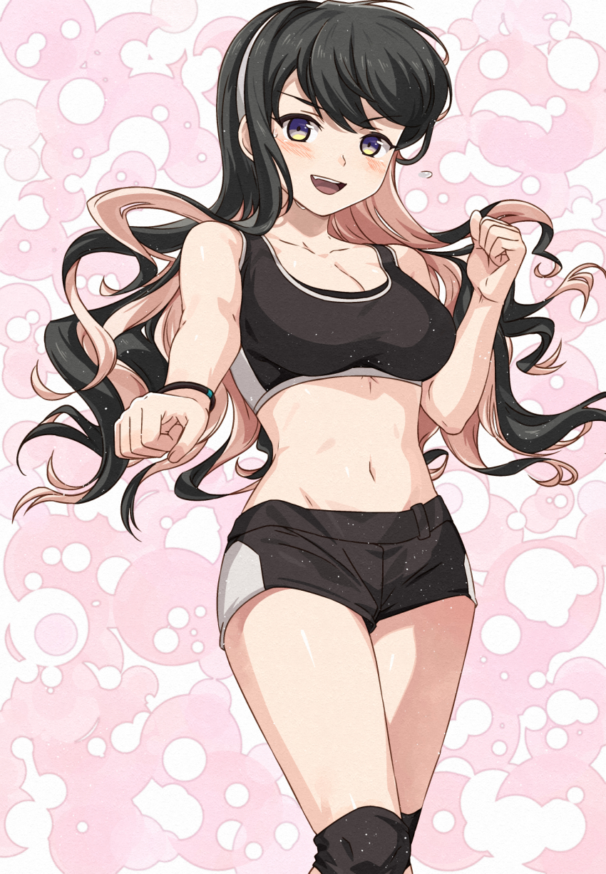 1girl black_hair blush breasts clover_background cowboy_shot fang hair_ribbon hairband highres kanmiya_shinobu kantai_collection knee_pads large_breasts long_hair looking_at_viewer multicolored_hair naganami_(kancolle) navel open_mouth pink_background pink_hair ribbon shorts smile solo sports_bra sportswear two-tone_hair wavy_hair white_hairband yellow_eyes