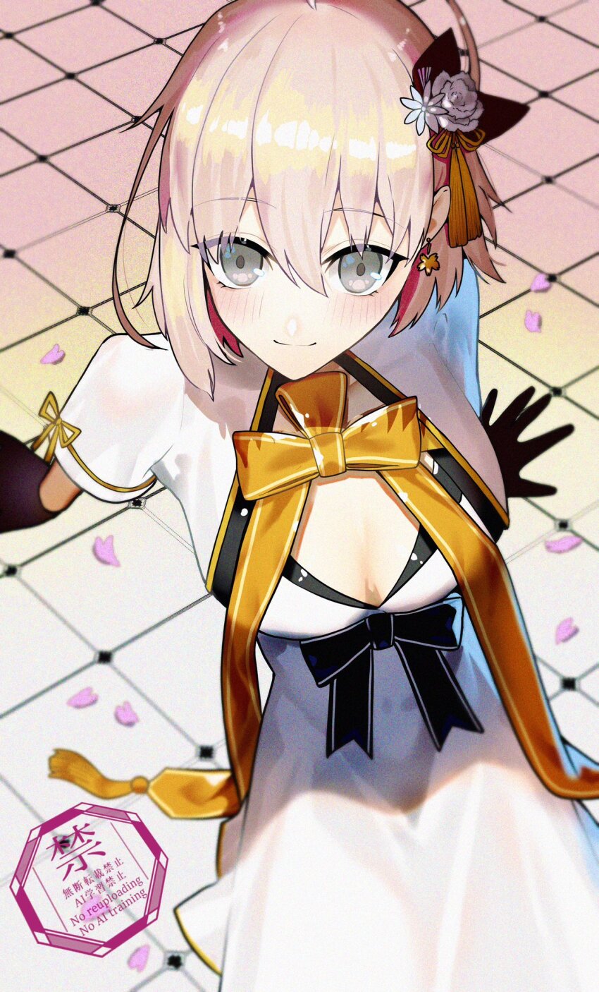 1girl ahoge black_bow black_gloves blonde_hair bow breasts cleavage cleavage_cutout clothing_cutout dress fate/grand_order fate_(series) flower gloves grey_eyes hair_bow hair_flower hair_ornament highres kabosoi_mangaka large_breasts looking_at_viewer okita_souji_(fate) okita_souji_(fgo_fes._2025)_(fate) short_hair short_sleeves smile solo white_dress