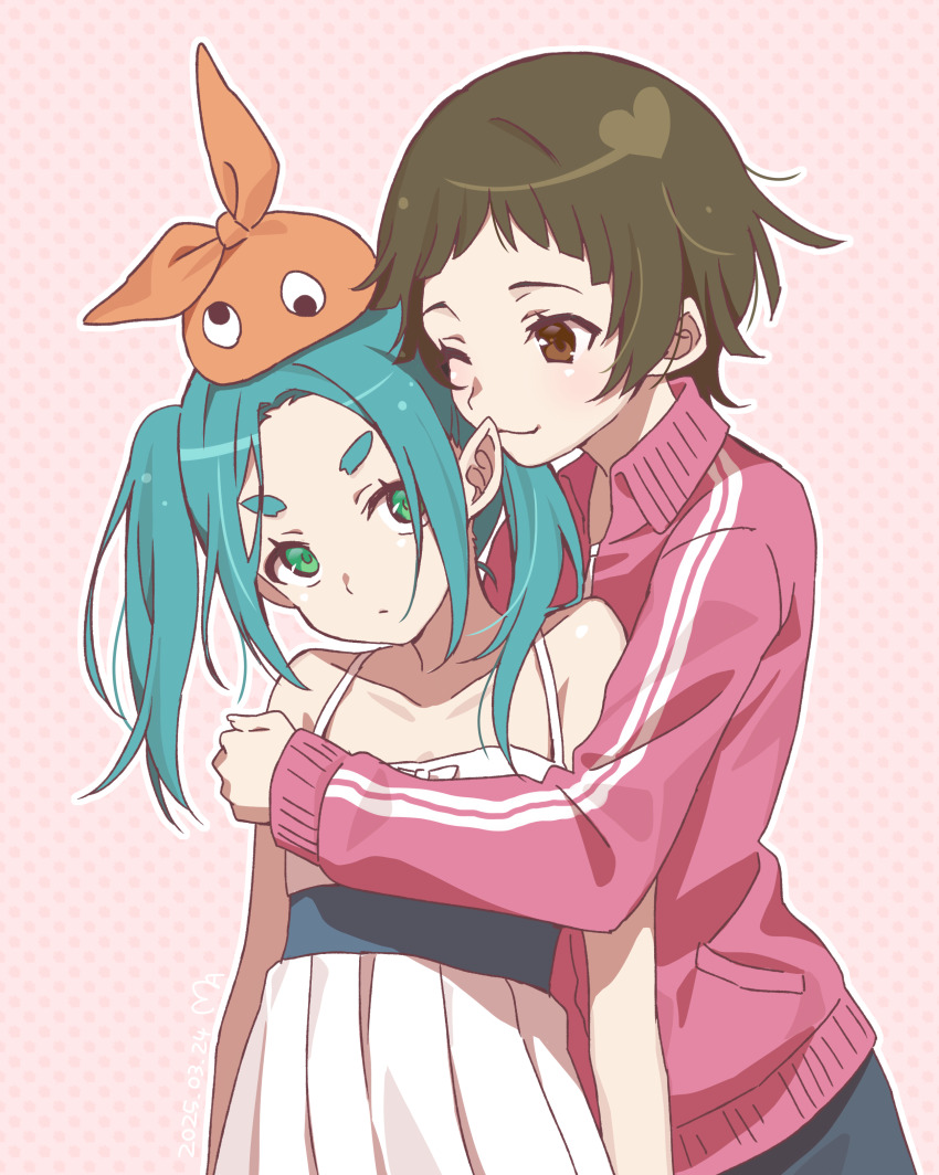 2girls absurdres bare_shoulders brown_hair commentary_request cowboy_shot dress expressionless eye_contact googly_eyes green_eyes heart highres hug hug_from_behind jacket long_hair looking_at_another manimani_(mani_ma) monogatari_(series) multiple_girls nademonogatari one_eye_closed ononoki_yotsugi pink_background pink_jacket present_nadeko sengoku_nadeko short_eyebrows short_hair sleeveless sleeveless_dress smile standing thick_eyebrows track_jacket twintails white_dress