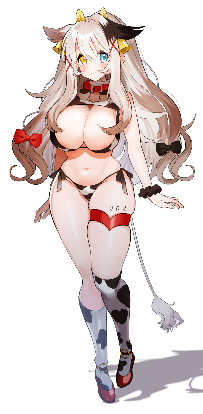 1girl absurdres animal_print bare_shoulders bell belt_collar bikini black_bow black_hair blue_eyes blush bow breasts cleavage collar cow_girl cow_horns cow_print cow_tail cowbell full_body hair_bell hair_between_eyes hair_bow hair_ornament heterochromia highres horns large_breasts leg_tattoo long_hair looking_at_viewer multicolored_hair navel neck_bell original pomu_(pomu_me) print_bikini print_legwear red_bow red_footwear scrunchie side-tie_bikini_bottom sidelocks simple_background skindentation smile solo standing swimsuit tail tattoo thigh_strap very_long_hair wavy_hair white_background white_hair wrist_scrunchie x_hair_ornament yellow_eyes