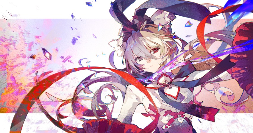 1girl abstract_background absurdres arcaea black_bow black_hair blonde_hair bow chinese_commentary commentary_request grey_eyes hair_bow heterochromia highres letterboxed lobelia_(saclia) long_sleeves looking_at_viewer maya_(arcaea) multicolored_hair purple_background red_eyes red_ribbon ribbon serious shirt solo split-color_hair upper_body white_shirt wide_sleeves