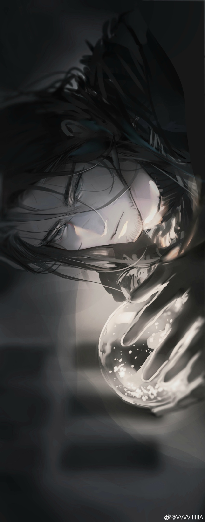 1boy absurdres arknights brown_hair eboda-x gloves hair_between_eyes highres holding long_hair male_focus multicolored_hair solo streaked_hair totter_(arknights) upper_body white_hair