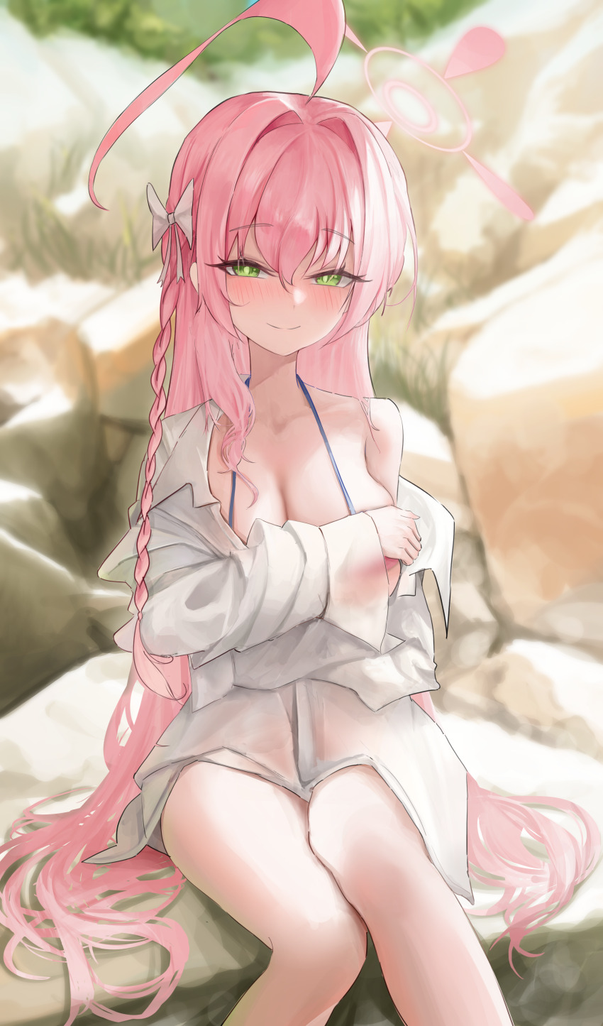 1girl absurdres bikini blue_archive blush braid closed_mouth crossed_arms flower green_eyes hair_between_eyes hair_flower hair_ornament hanako_(blue_archive) hanako_(swimsuit)_(blue_archive) highres long_hair looking_at_viewer official_alternate_costume pink_bikini pink_hair sidelocks single_braid smile solo swimsuit ubeuna white_flower