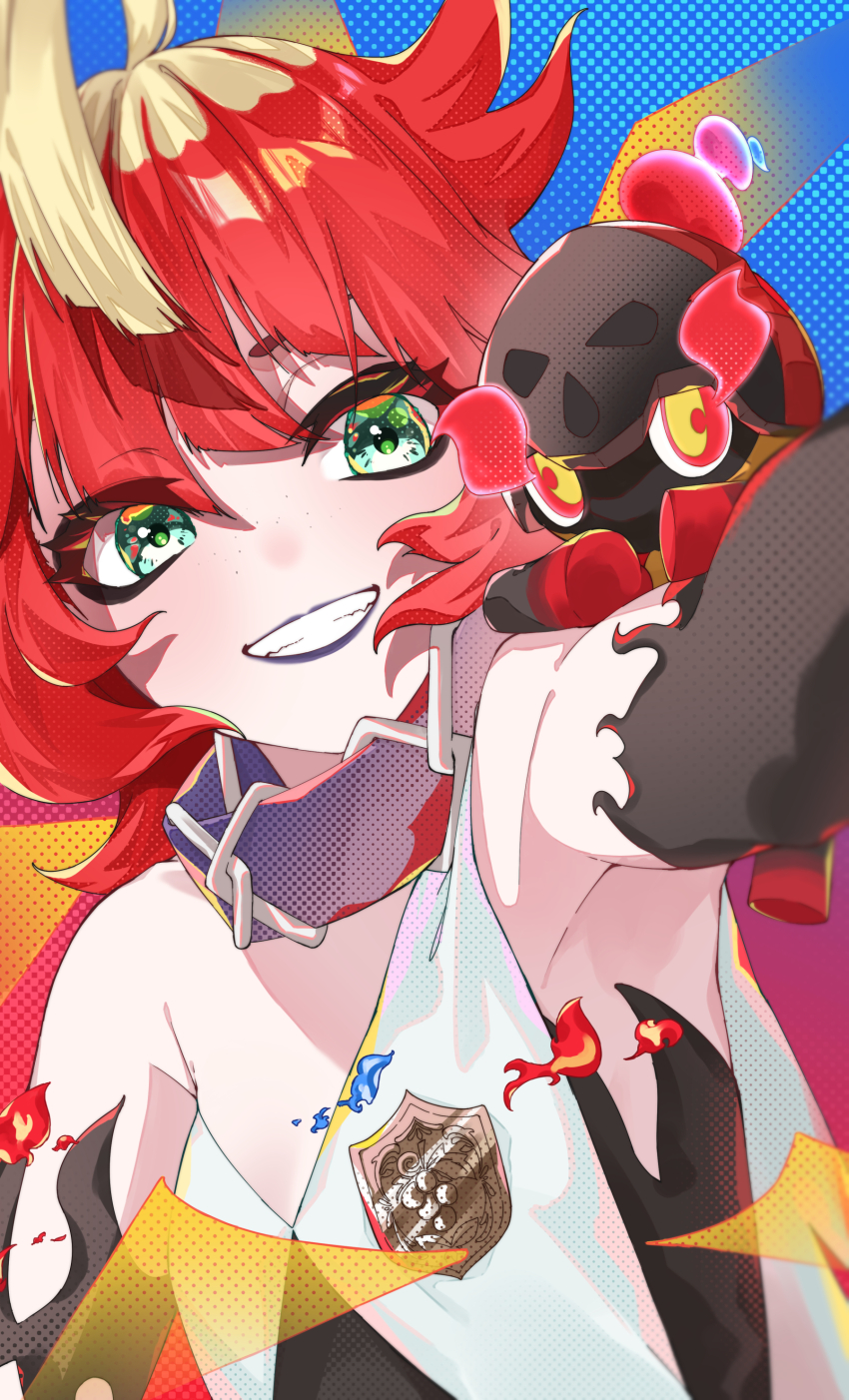 1girl absurdres ahoge armpits azusa_(azunyan12) bare_shoulders blonde_hair charcadet choker eyelashes eyeshadow freckles green_eyes highres lipstick makeup medium_hair mela_(pokemon) multicolored_hair nintendo on_shoulder pokemon pokemon_(creature) pokemon_on_shoulder pokemon_sv red_hair selfie sleeveless smile team_star teeth two-tone_hair uva_academy_(emblem)