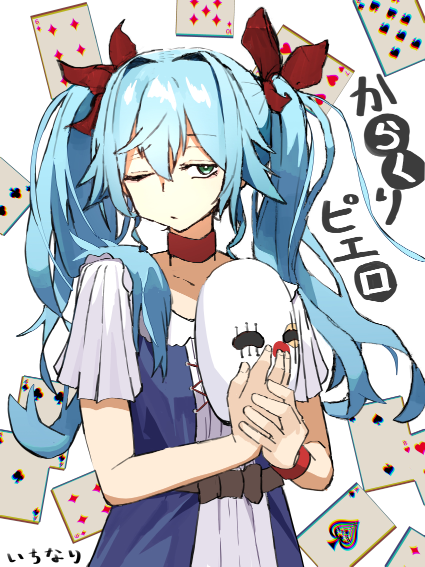 1girl absurdres baba_yu_taka blue_hair bow bracelet card choker clown_mask commentary_request dress green_eyes hair_bow hatsune_miku highres holding holding_mask jewelry karakuri_pierrot_(vocaloid) long_hair looking_to_the_side mask one_eye_closed playing_card short_sleeves solo song_name translation_request twintails vocaloid waist_ribbon