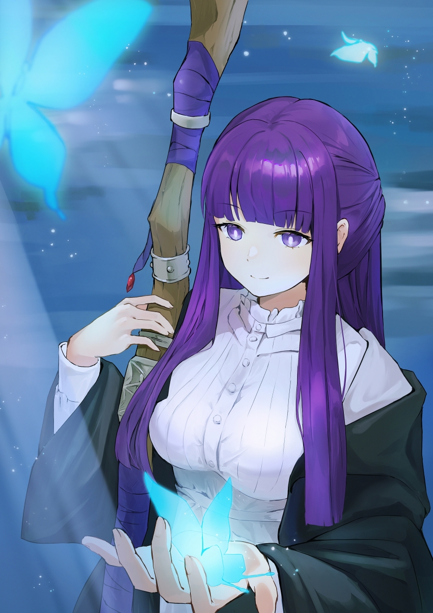 1girl absurdres black_coat blue_background blue_butterfly blurry blurry_background breasts bug butterfly butterfly_on_hand closed_mouth coat dress fern_(sousou_no_frieren) hands_up highres holding holding_staff insect large_breasts light_particles long_hair looking_at_animal looking_down mage_staff pingfan_de_mao purple_eyes purple_hair smile solo sousou_no_frieren staff straight_hair upper_body very_long_hair white_dress
