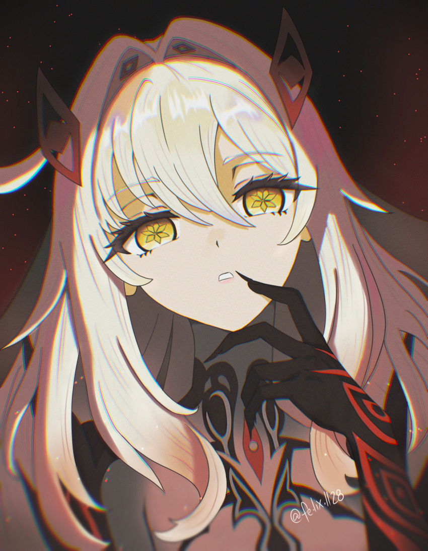 1girl absurdres artist_name black_claws black_skin blonde_hair blurry claws colored_skin depth_of_field expressionless eye_symbol floating genshin_impact hair_between_eyes hair_intakes hair_ornament hand_on_own_face head_tilt highres long_eyelashes long_hair looking_at_viewer multicolored_skin night night_sky outdoors parted_lips pink_lips ronova_(genshin_impact) shade skin_tight sky solo star_(sky) starry_sky symbol-shaped_pupils teeth twitter_username two-tone_skin upper_body user_nrhj3254 wavy_hair yellow_eyes