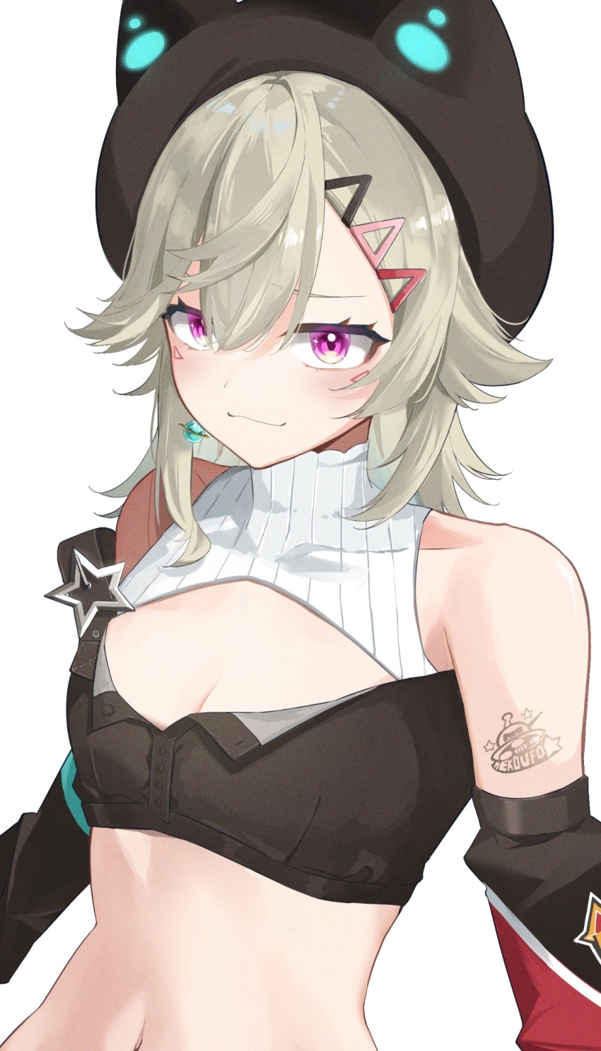 1girl animal_hat arm_tattoo bare_shoulders black_hat blonde_hair blush breasts cat_hat cleavage closed_mouth commentary_request facial_mark hair_ornament hairclip hat highres komori_met komori_met_(5th_costume) looking_at_viewer myolu navel purple_eyes simple_background solo tattoo virtual_youtuber vspo! white_background