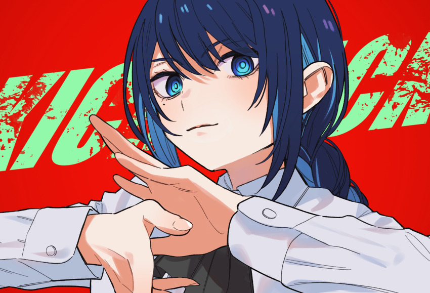 1girl ado_(utaite) ascot black_ascot blue_eyes blue_hair braid chainsaw_man chando_(ado) closed_mouth commentary cosplay long_hair long_sleeves looking_at_viewer makima_(chainsaw_man) makima_(chainsaw_man)_(cosplay) mole mole_under_eye multicolored_hair red_background ringed_eyes riseno shirt sidelocks single_braid solo two-tone_hair upper_body utaite white_shirt