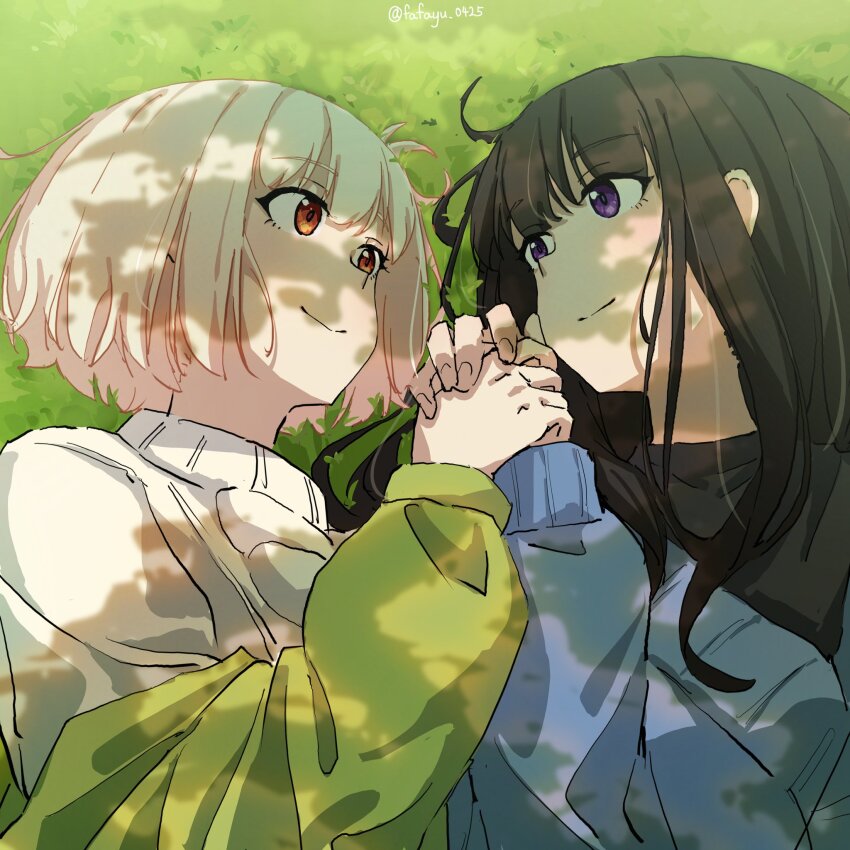 2girls black_hair black_shirt blonde_hair blue_cardigan bob_cut cardigan closed_mouth commentary dappled_sunlight eye_contact fafayu grass green_jacket highres holding_hands inoue_takina jacket long_hair long_sleeves looking_at_another lycoris_recoil lying multiple_girls nishikigi_chisato on_back puffy_sleeves purple_eyes red_eyes shadow shirt sidelocks smile sunlight sweater twitter_username upper_body white_sweater yuri