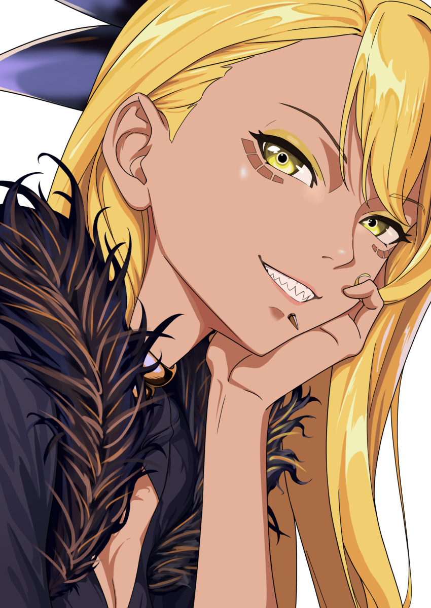 19_chisinlo 1girl black_dress blonde_hair breasts cleavage cleavage_cutout clothing_cutout dark-skinned_female dark_skin dragon_girl dragon_horns dress facial_mark fate/grand_order fate_(series) fur-trimmed_dress fur_trim grin highres horns large_breasts long_hair long_sleeves looking_at_viewer smile solo swept_bangs vritra_(fate) vritra_(second_ascension)_(fate) yellow_eyes