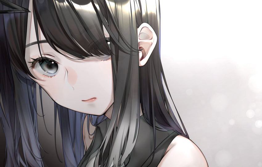 1girl absurdres black_hair black_shirt closed_mouth coefont collared_shirt colored_tips gradient_background grey_eyes grey_hair hair_ornament hair_over_one_eye hairclip highres lens_flare long_hair looking_at_viewer millial_(coefont) multicolored_hair no_coat one_side_up pink_lips portrait shirt sidelocks sleeveless sleeveless_shirt solo uni_zarigani white_background