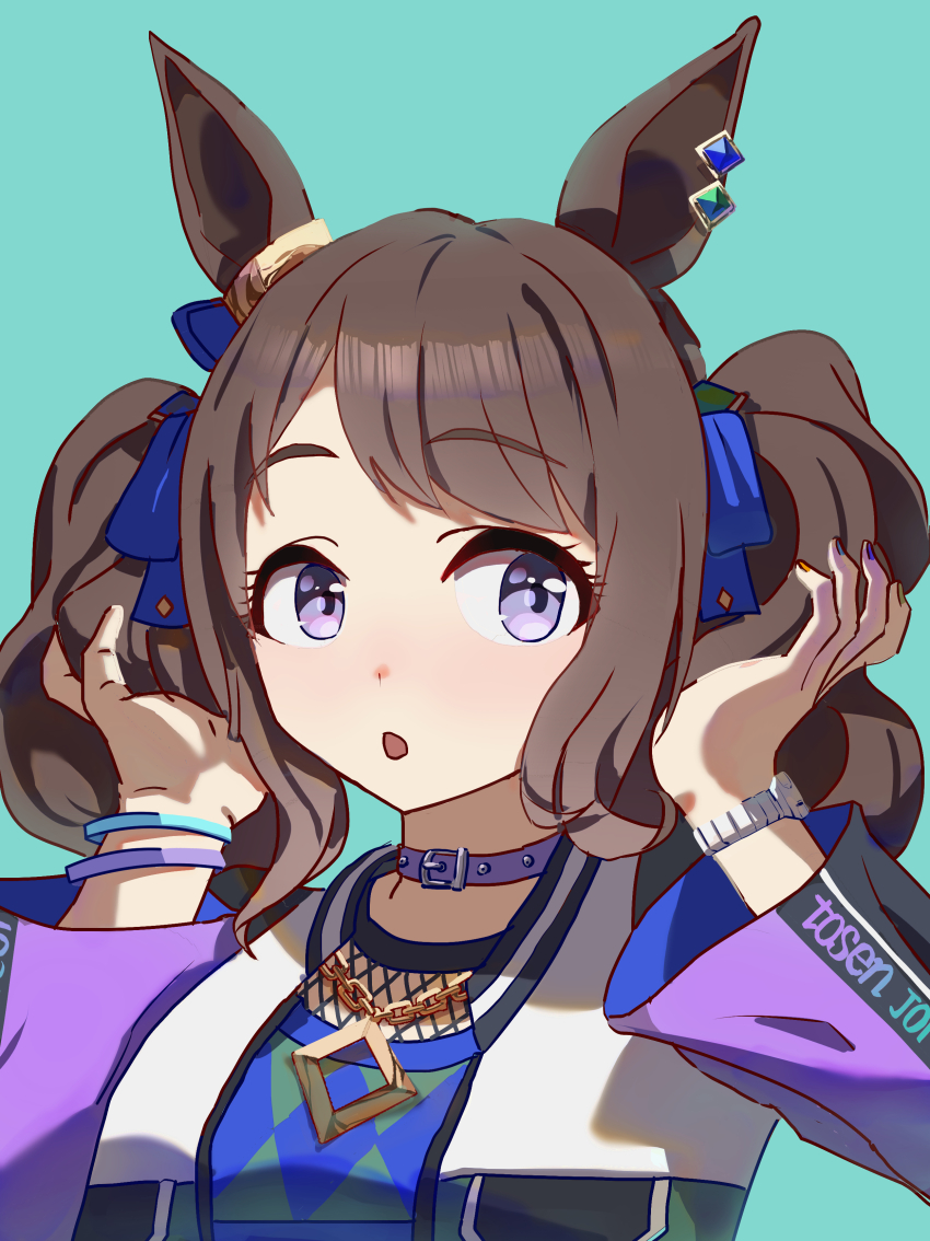 1girl absurdres adjusting_hair animal_ears aqua_background blue_bow bow brown_hair commentary_request crop_top cropped_jacket ear_ornament ear_piercing highres horse_ears horse_girl jacket jewelry long_hair long_sleeves multicolored_jacket multicolored_nails nail_polish necklace no_uwazumi piercing purple_eyes simple_background solo tosen_jordan_(umamusume) twintails umamusume upper_body