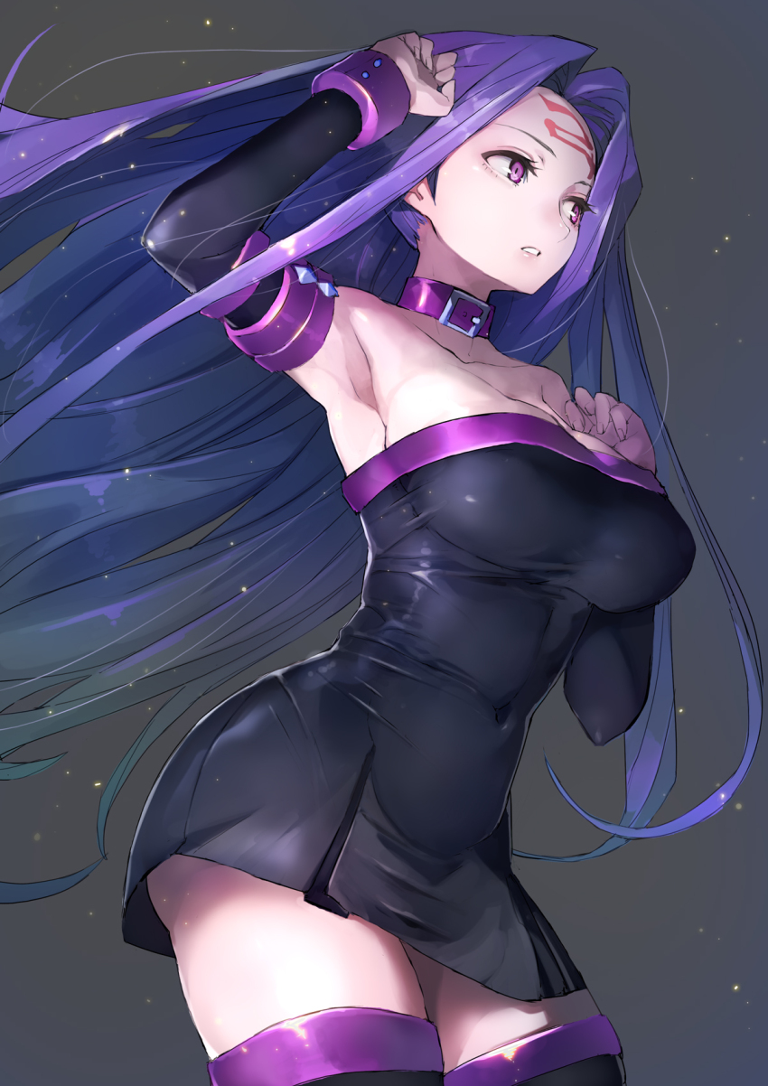 1girl armpits black_dress breasts detached_sleeves dress facial_mark fate_(series) forehead_mark grey_background hand_on_own_chest highres large_breasts long_hair medusa_(fate) medusa_(rider)_(fate) nails purple_eyes purple_hair serious skirt taishi_(picchiridou) thighhighs