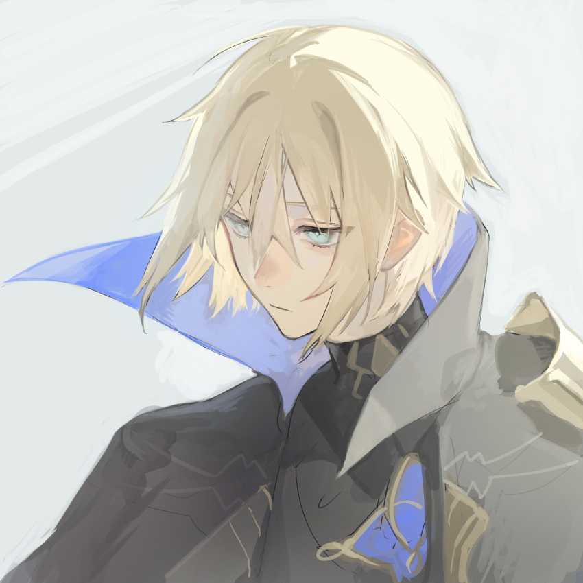 1boy armor black_cape black_shirt blonde_hair blue_cape blue_eyes cape closed_mouth dainsleif_(genshin_impact) diamond-shaped_pupils diamond_(shape) genshin_impact grey_background hair_between_eyes highres kaimochi0839 looking_to_the_side male_focus shirt short_hair shoulder_armor simple_background solo standing symbol-shaped_pupils two-sided_cape two-sided_fabric upper_body