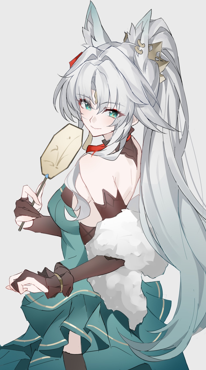 1girl absurdres alternate_costume animal_ear_fluff animal_ears black_gloves black_thighhighs bridal_gauntlets commentary_request dress evzeva feather_boa feixiao_(honkai:_star_rail) fox_ears fox_girl gloves gradient_hair green_dress green_eyes green_hair grey_background grey_hair hand_fan high_ponytail highres holding holding_fan honkai:_star_rail honkai_(series) long_hair looking_at_viewer looking_to_the_side multicolored_hair ponytail simple_background smile solo thighhighs two-tone_hair