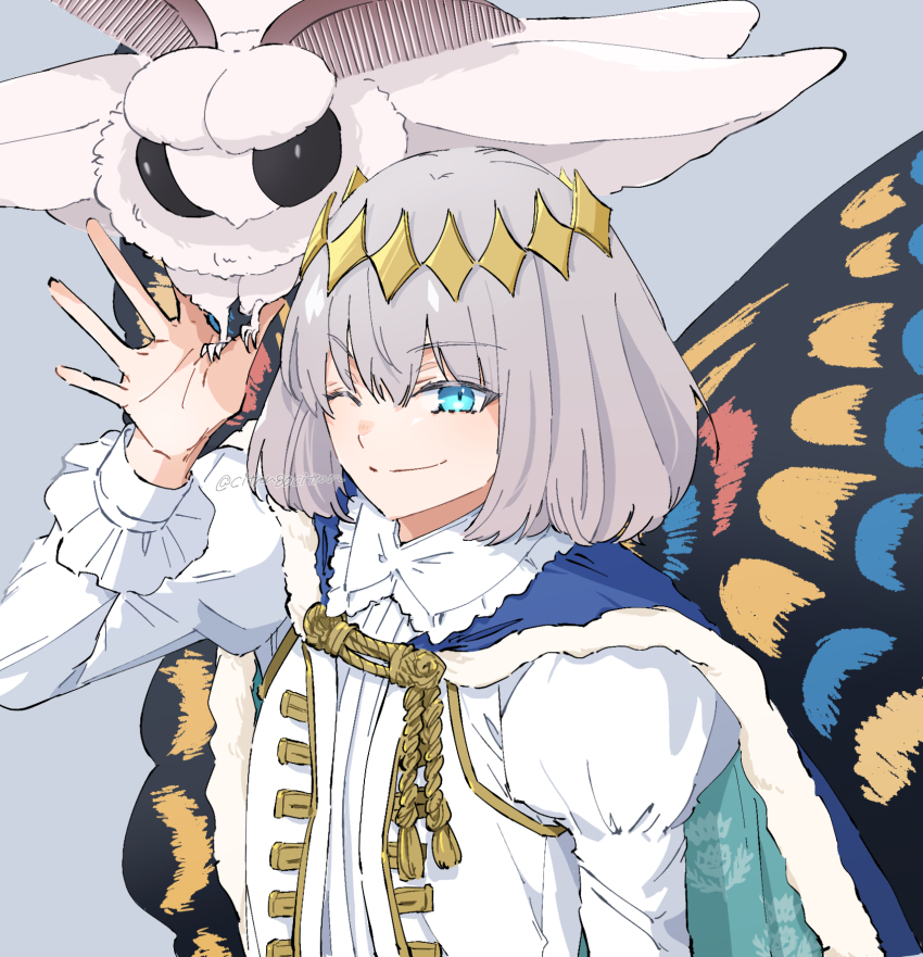 1boy aqua_eyes blanca_(fate) blue_cape blush bug butterfly_wings cape citron80citron diamond_hair_ornament fate/grand_order fate_(series) fur-trimmed_cape fur_trim grey_hair highres insect insect_wings juliet_sleeves long_sleeves male_focus moth oberon_(fate) oberon_(first_ascension)_(fate) one_eye_closed puffy_sleeves short_hair smile twitter_username upper_body wings
