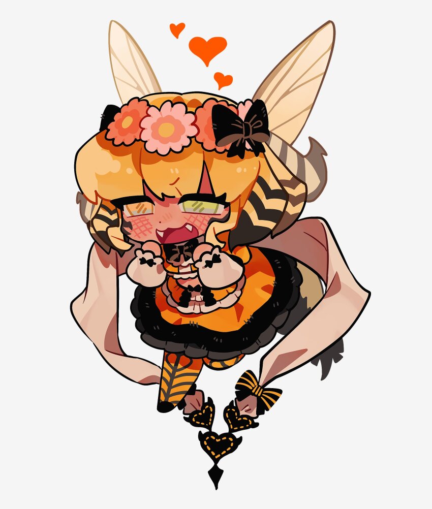 1girl :3 :d absurdres blonde_hair chibi dark-skinned_female dark_skin fangs final_fantasy final_fantasy_xiv green_eyes gudai_baihe_tun head_wreath heart heterochromia highres honey_b._lovely insect_wings medium_hair open_mouth orange_eyes simple_background smile solo white_background wings