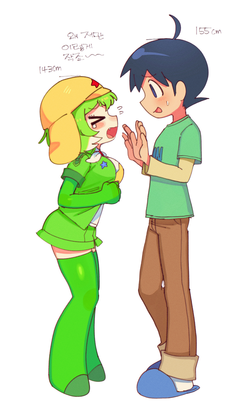 &gt;_&lt; 1boy 1girl ahoge batrobin_k black_hair blush boots breasts brown_pants character_request closed_eyes elbow_gloves fang flying_sweatdrops gloves green_footwear green_gloves green_shirt highres hinata_fuyuki kemono_friends keroro keroro_(kemono_friends) keroro_gunsou korean_text large_breasts looking_at_another open_mouth pants personification shirt short_hair short_sleeves thigh_boots translation_request