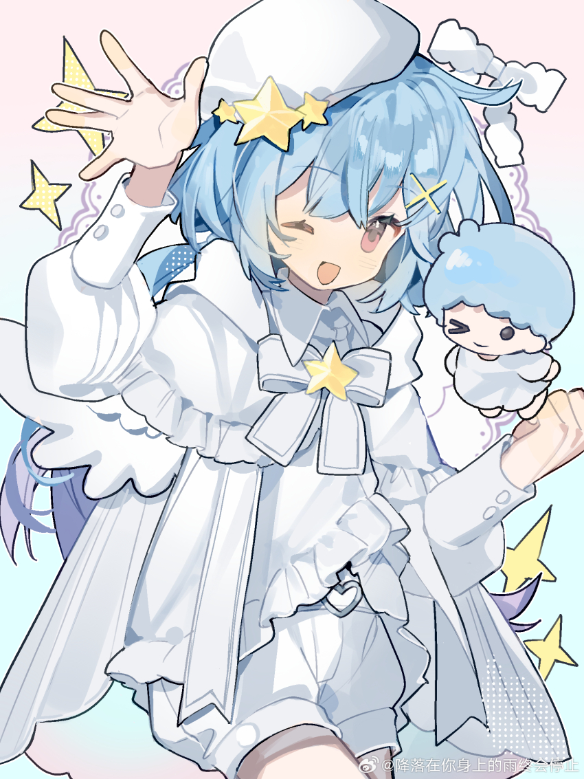 &gt;_o 2boys arknights beret bloomers blue_background blue_hair bow bowtie cape chinese_commentary clenched_hand commentary_request gradient_background hat highres kiki_(little_twin_stars) light_blue_hair little_twin_stars long_hair long_sleeves looking_at_viewer male_focus mizuki_(arknights) multiple_boys one_eye_closed open_mouth pink_background pink_eyes sanrio saucer_(saucer752) shirt smile sparkle underwear watermark waving weibo_watermark white_bloomers white_bow white_bowtie white_cape white_hat white_shirt