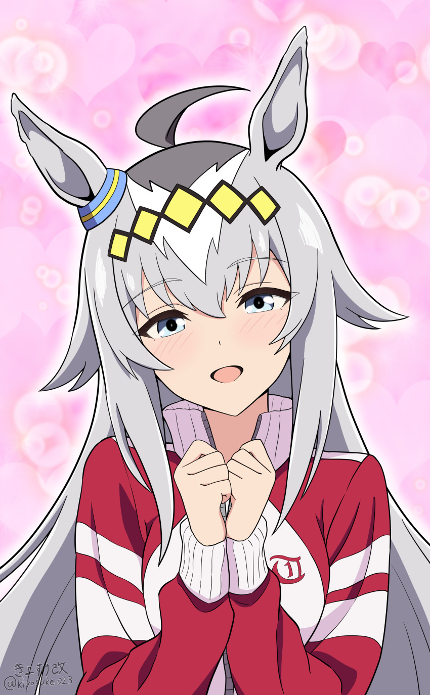 1girl absurdres ahoge animal_ears blue_eyes commentary_request ear_ornament grey_hair hair_between_eyes hair_ornament heart highres horse_ears horse_girl jacket kiyosuke_(kiyosuke023) long_hair long_sleeves looking_at_viewer multicolored_hair oguri_cap_(umamusume) open_mouth pink_background red_jacket simple_background smile solo streaked_hair tracen_training_uniform track_jacket twitter_username umamusume upper_body very_long_hair zipper
