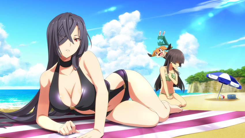 2girls barefoot beach beach_mat beach_umbrella bikini black_bikini black_hair blue_sky blunt_bangs breast_envy breasts brown_hair cleavage cloud collarbone creature day eyes_visible_through_hair game_cg green_bikini grin hair_over_one_eye hime_cut juujou_hiyori large_breasts long_hair looking_at_viewer lying multiple_girls navel nene_(toji_no_miko) ocean official_art on_side origami_yukari outdoors parted_lips red_eyes sand seiza shaded_face sitting sky smile solo_focus stomach swimsuit toji_no_miko toji_no_miko:_kizamishi_issen_no_tomoshibi umbrella very_long_hair water