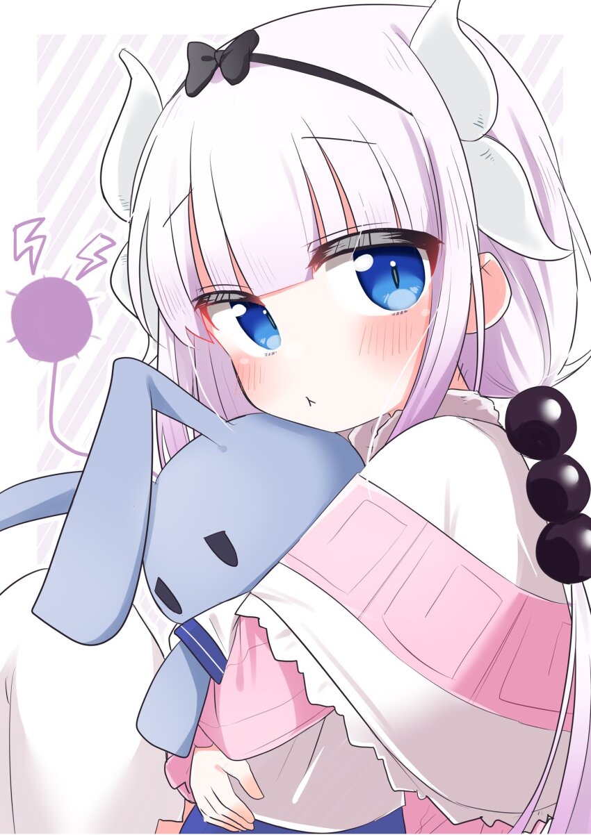 1girl beads black_bow black_ribbon blue_eyes blunt_bangs blush bow capelet dragon_girl dragon_horns eyebrows_hidden_by_hair gradient_hair hair_ornament hair_ribbon head_tilt highres horns hugging_object kanna_kamui kobayashi-san_chi_no_maidragon long_hair long_sleeves looking_at_viewer low_twintails meggut_2521 multicolored_hair parted_lips pink_capelet purple_hair ribbon single_sidelock solo stuffed_toy tail twintails upper_body very_long_hair