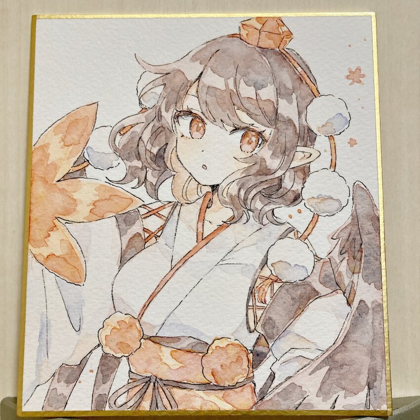 1girl black_hair black_wings commentary feathered_wings hat hauchiwa highres japanese_clothes kimono kourindou_tengu_costume looking_at_viewer medium_hair mozukuzu_(manukedori) obi obijime parted_lips pom_pom_(clothes) red_eyes red_hat red_sash sash shameimaru_aya shikishi solo tokin_hat touhou traditional_media upper_body white_background white_kimono wings