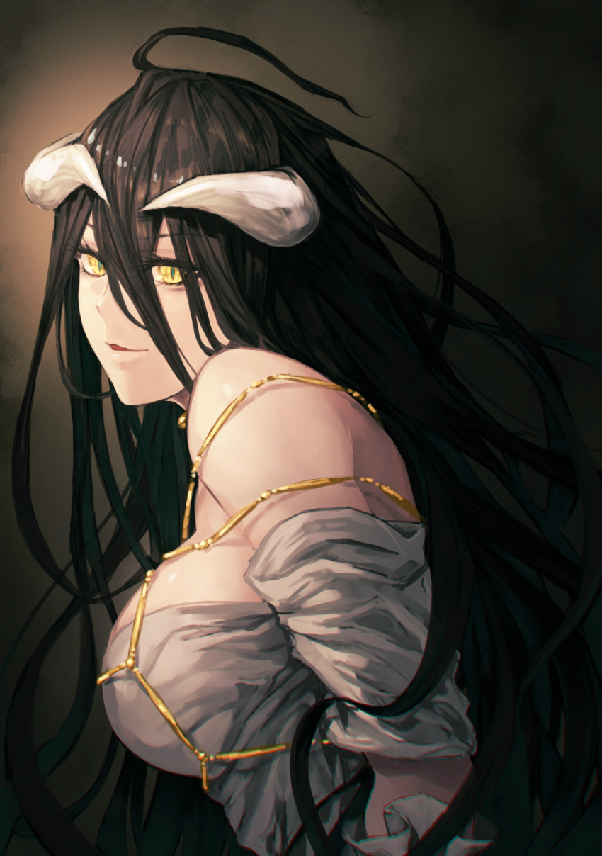 1girl ahoge albedo_(overlord) bare_shoulders black_hair breasts chain demon_girl dress eyelashes female_focus gold_chain hair_between_eyes highres horns jewelry large_breasts long_hair looking_at_viewer mstm overlord_(maruyama) parted_lips slit_pupils smile solo upper_body very_long_hair yellow_eyes