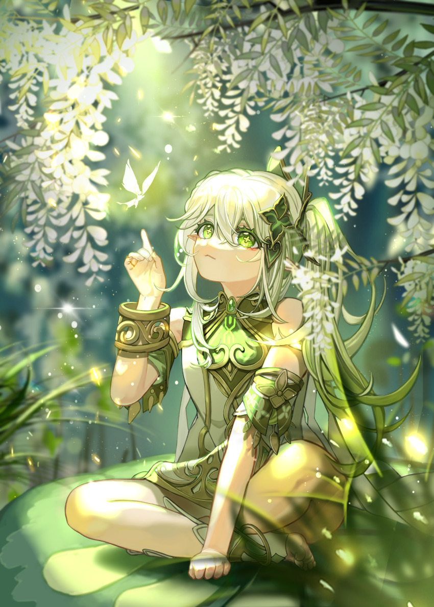 1girl absurdres bracelet dress gem genshin_impact green_eyes green_gemstone green_hair hair_ornament highres jewelry leaf long_hair multicolored_hair nahida_(genshin_impact) nature pointy_ears side_ponytail sitting solo sunlight symbol-shaped_pupils tree two-tone_hair white_dress white_hair xiyansuann